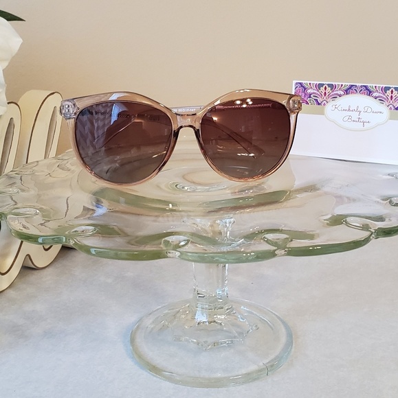 Accessories - 🆕 Transparent Cat Eye Sunglasses W/ Rhinestones